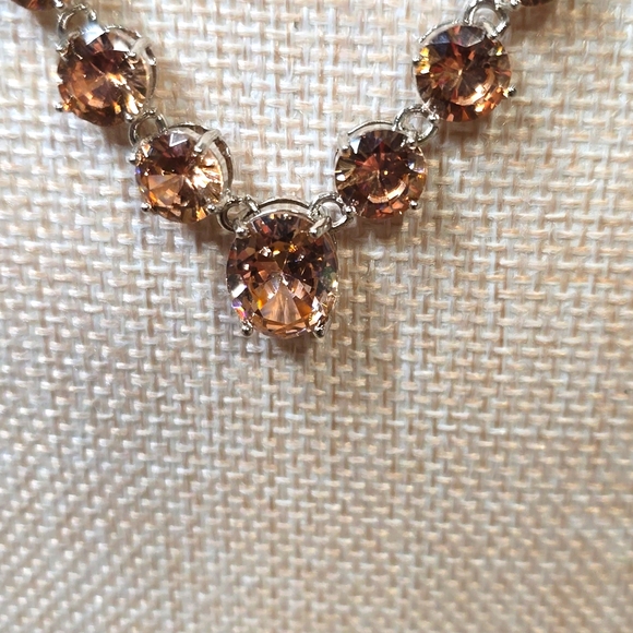 Glass Necklace - Picture 4 of 8